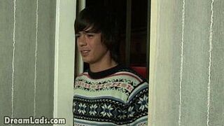 Buddy visits for a twink booty call ending in cum - porn video