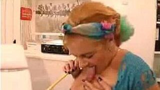 Cleaning Her Pussy - porn video