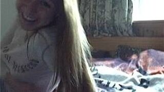 girl stripping on the web cam and masturbating - porn video