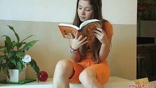 Teen girl show body with tatoo - porn video