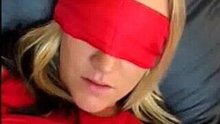 Blonde gets creampied - porn video