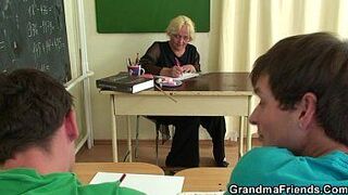 Hard threesome right in the classroom - porn video
