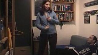 Amateur girlfriend blowjob in her bedroom - porn video